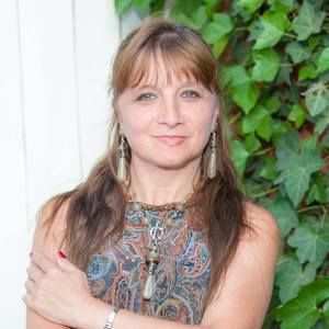 Meet your Posher, Daniela